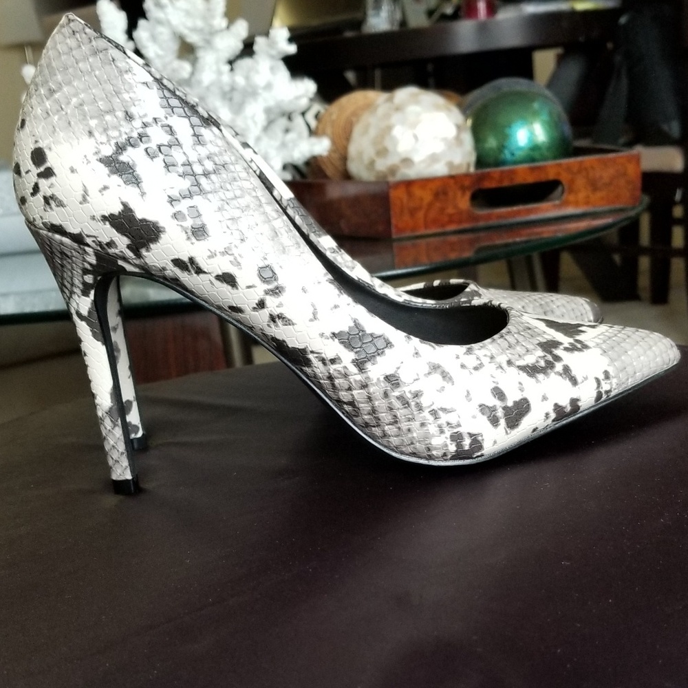 🆕️⬇️🎉 HOST PICK🎉 Madden Girl MACI Snakeskin Stiletto Pumps - Picture 2 of 8